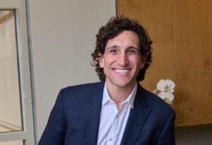 Image of family and cosmetic dentist Gio Aldama